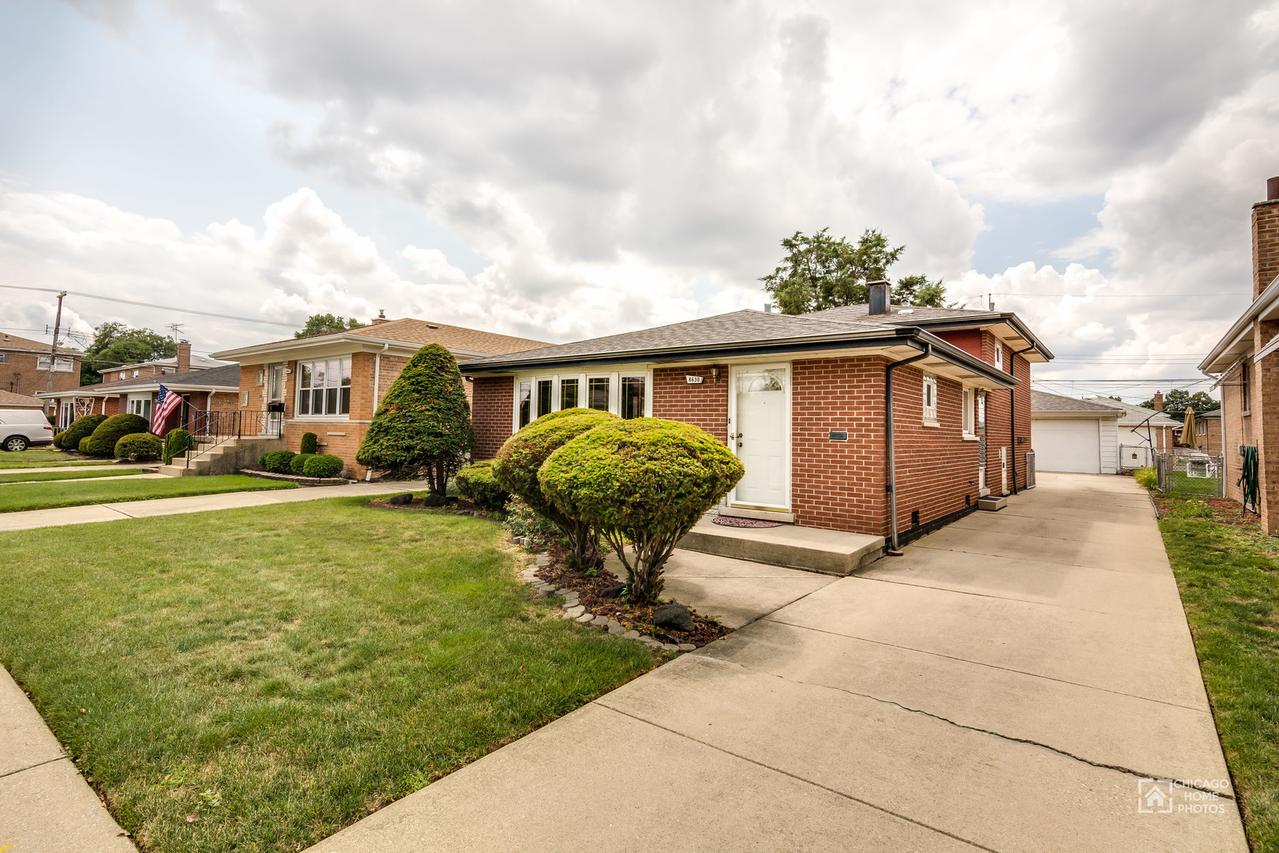 8630 S Kolmar Ave., Chicago, IL 60652
