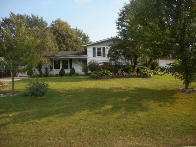 522 Apache Ln., Carol Stream, IL 60188
