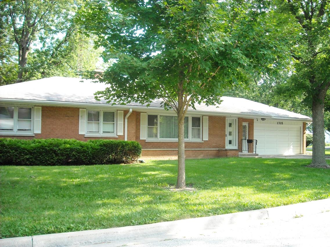1705 Marseillaise Pl., Aurora, IL 60506