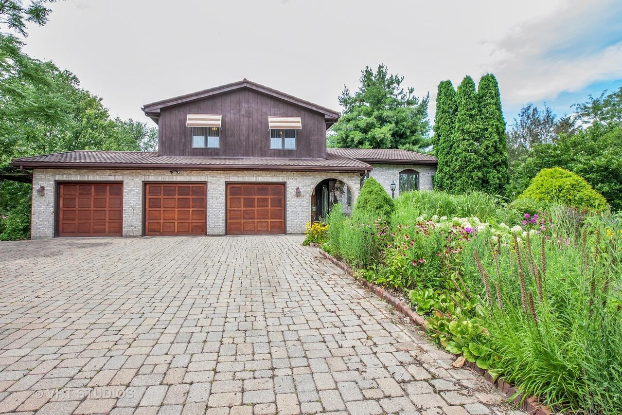 13N552 Chisholm Tr., Elgin, IL 60124