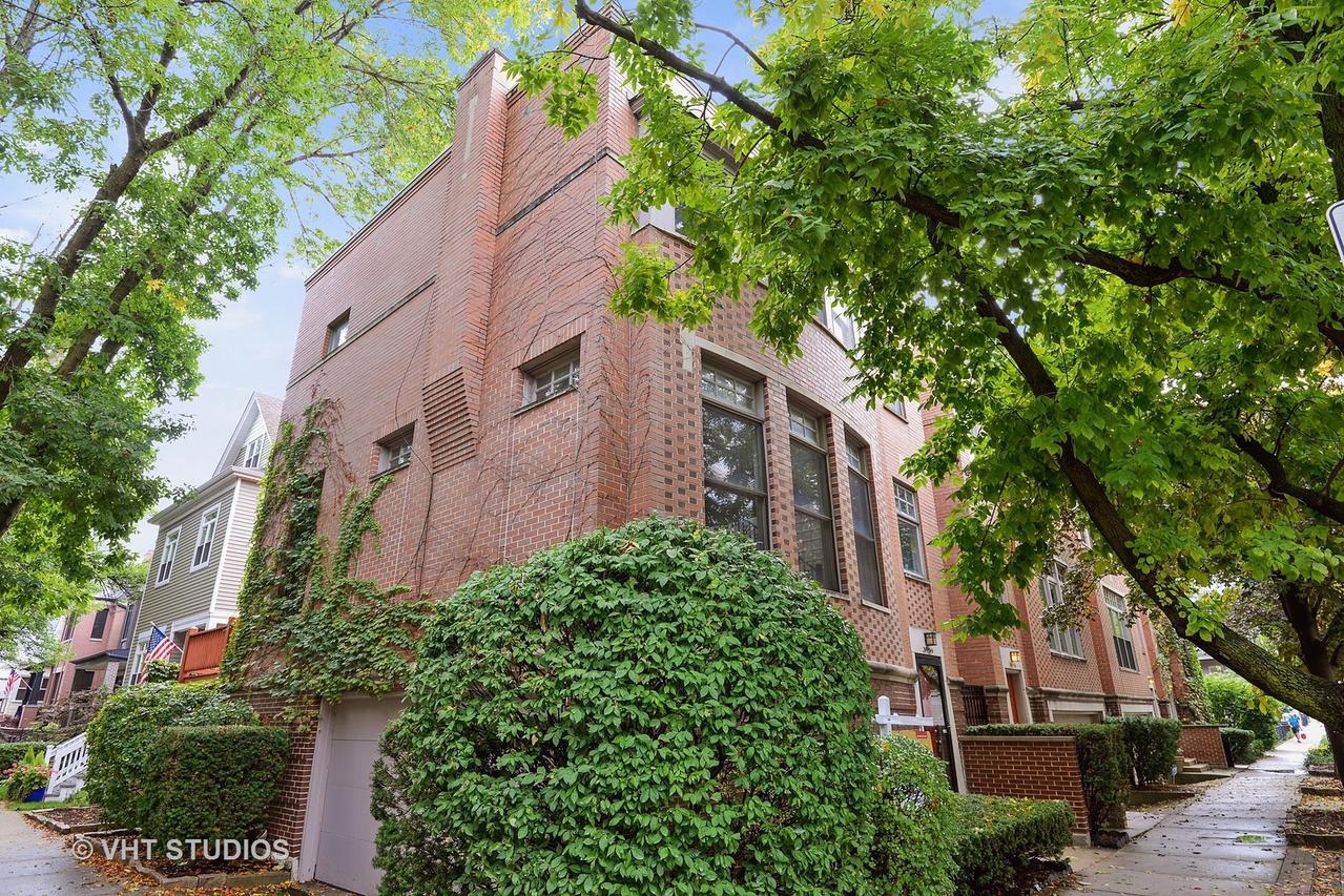 3059 N Paulina St., Chicago, IL 60657