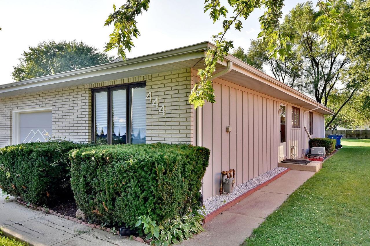 444 E Lorraine Ave., Addison, IL 60101