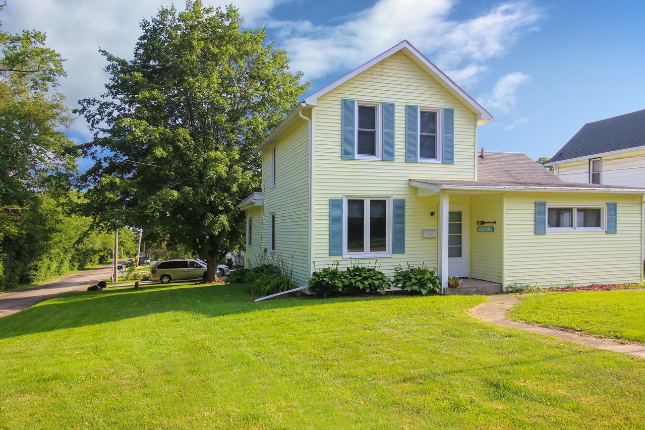 3 W South St., Freeport, IL 61032