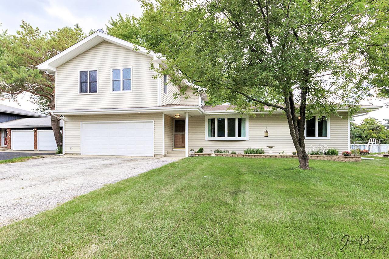 1407 Beach Rd., Mchenry, IL 60050