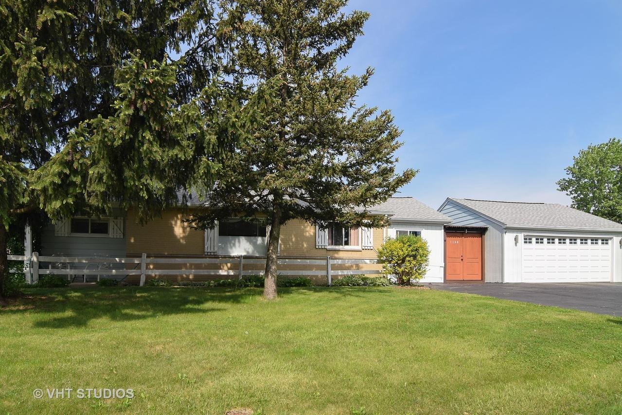 1160 Apple St., Hoffman Estates, IL 60169
