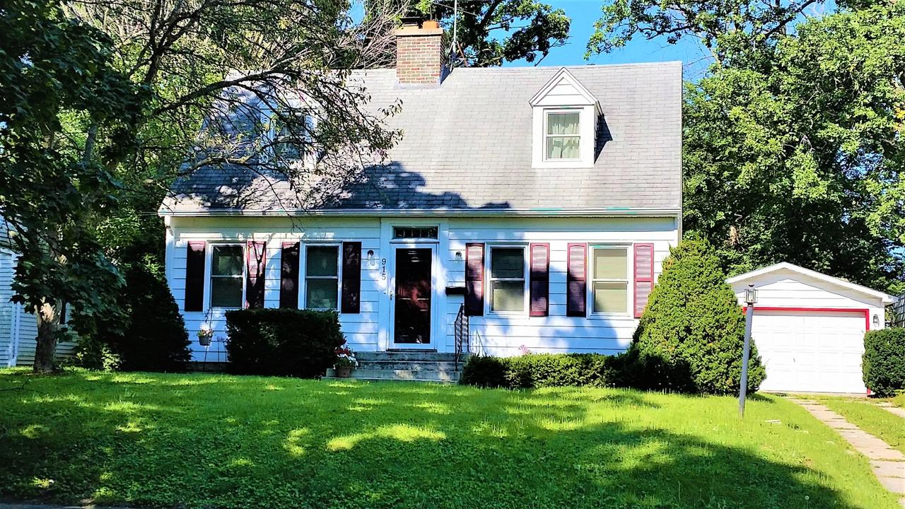 915 N 9th St., Dekalb, IL 60115