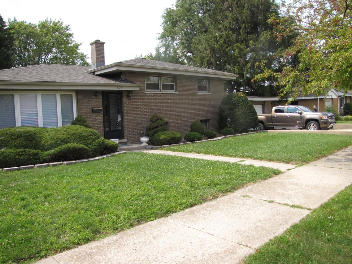 201 Woodlawn Ave., Joliet, IL 60435