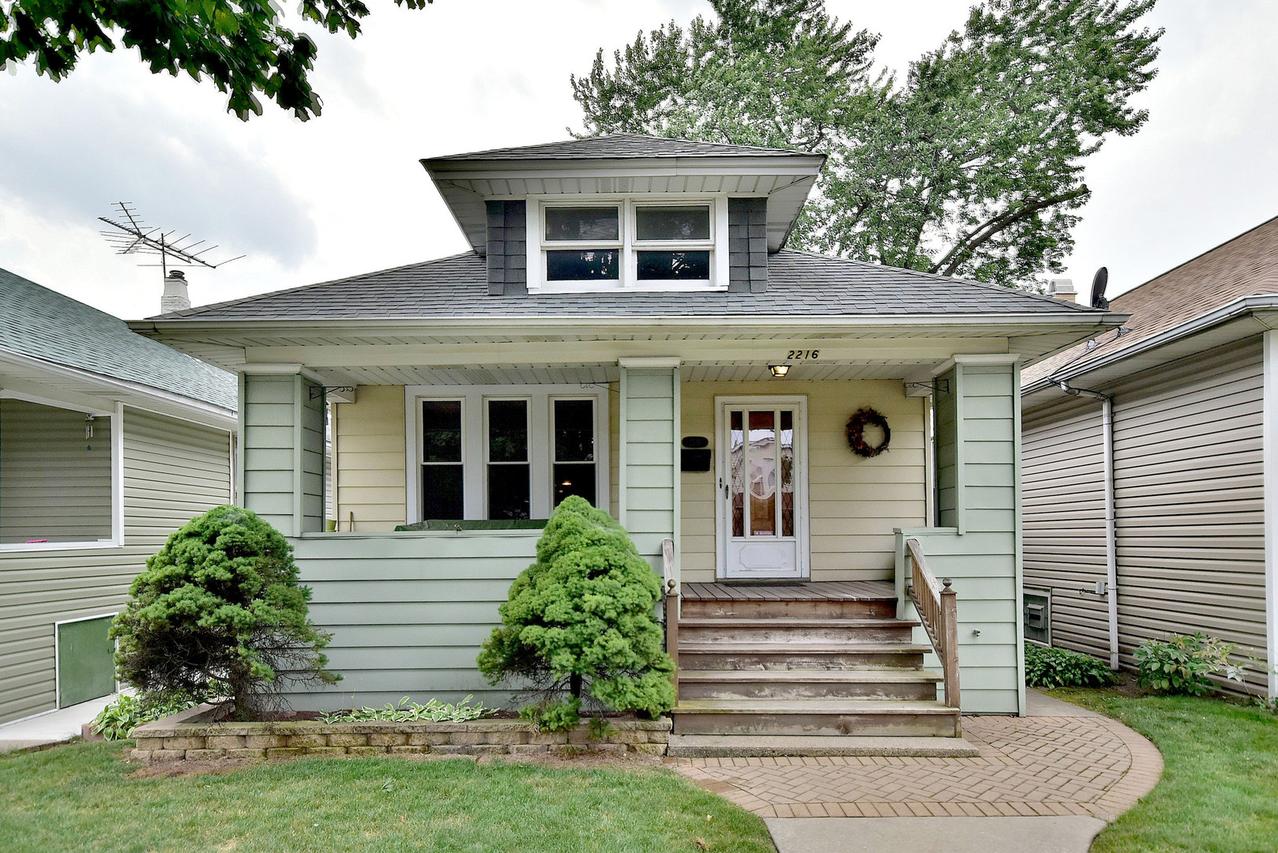 2216 N Leamington Ave., Chicago, IL 60639