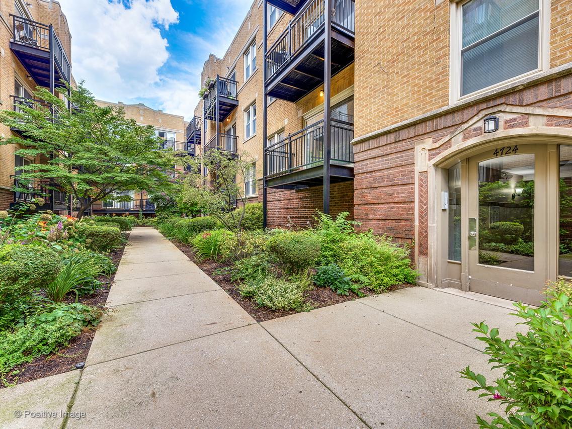 4724 N Beacon St. #1W, Chicago, IL 60640