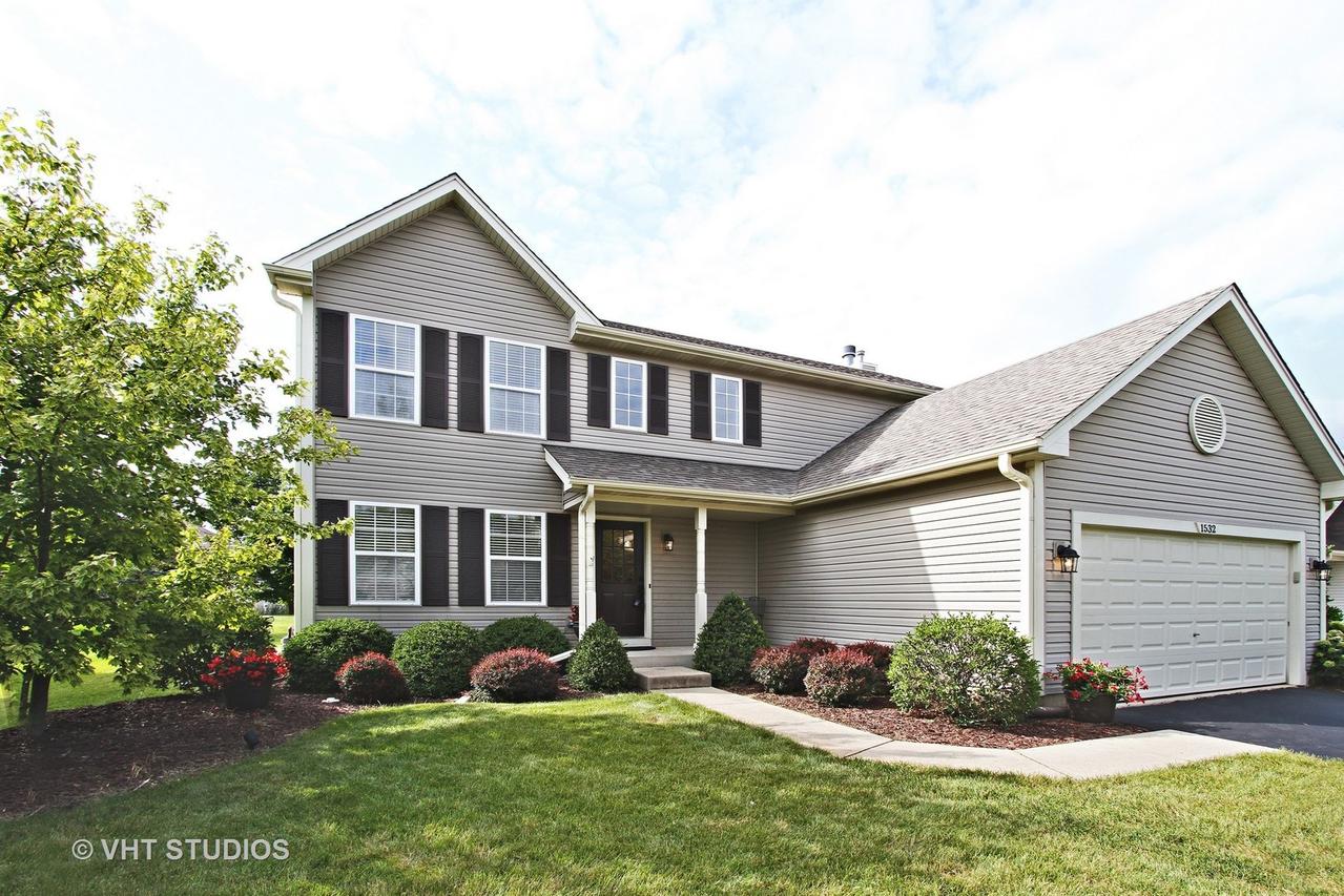 1532 Tanglewood Dr., Crystal Lake, IL 60014