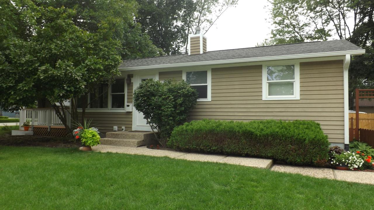 672 Kenilworth St., Grayslake, IL 60030