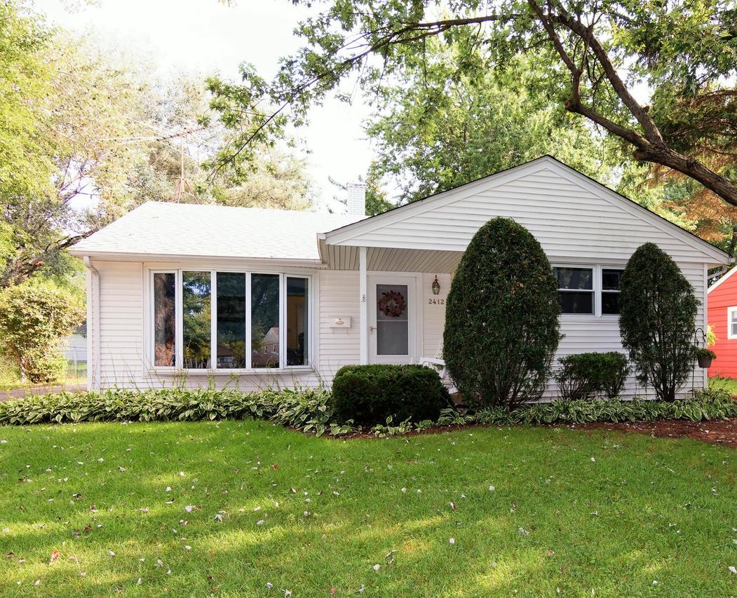 2412 Campbell St., Rolling Meadows, IL 60008