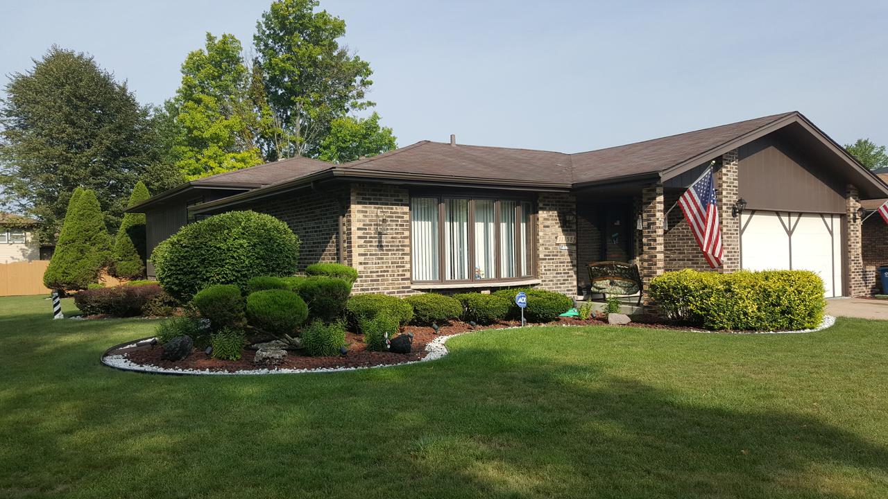 11158 S Possum Dr., Palos Hills, IL 60465