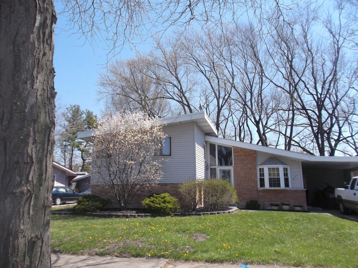 211 Westwood Dr., Park Forest, IL 60466