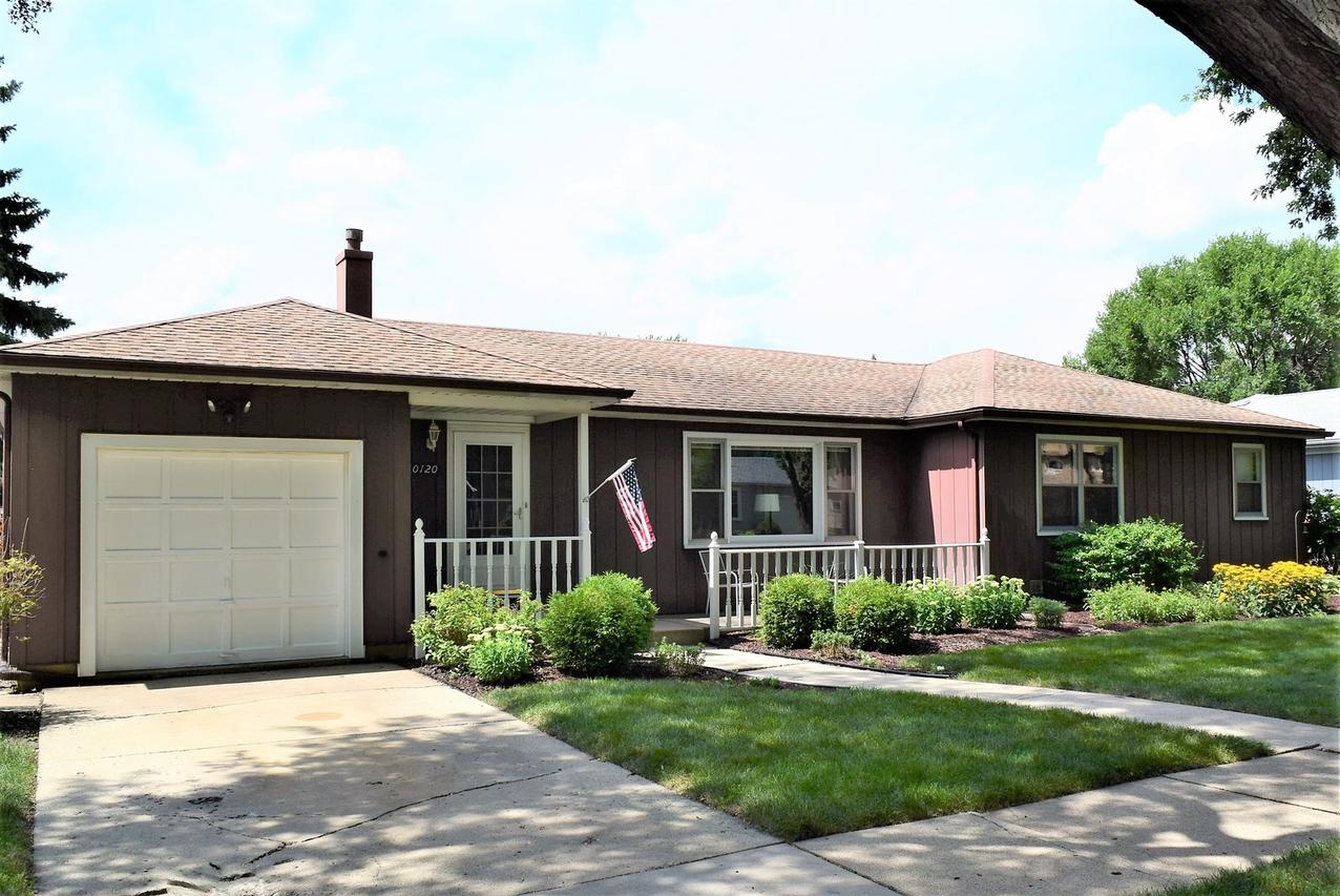 10120 S Kolin Ave., Oak Lawn, IL 60453