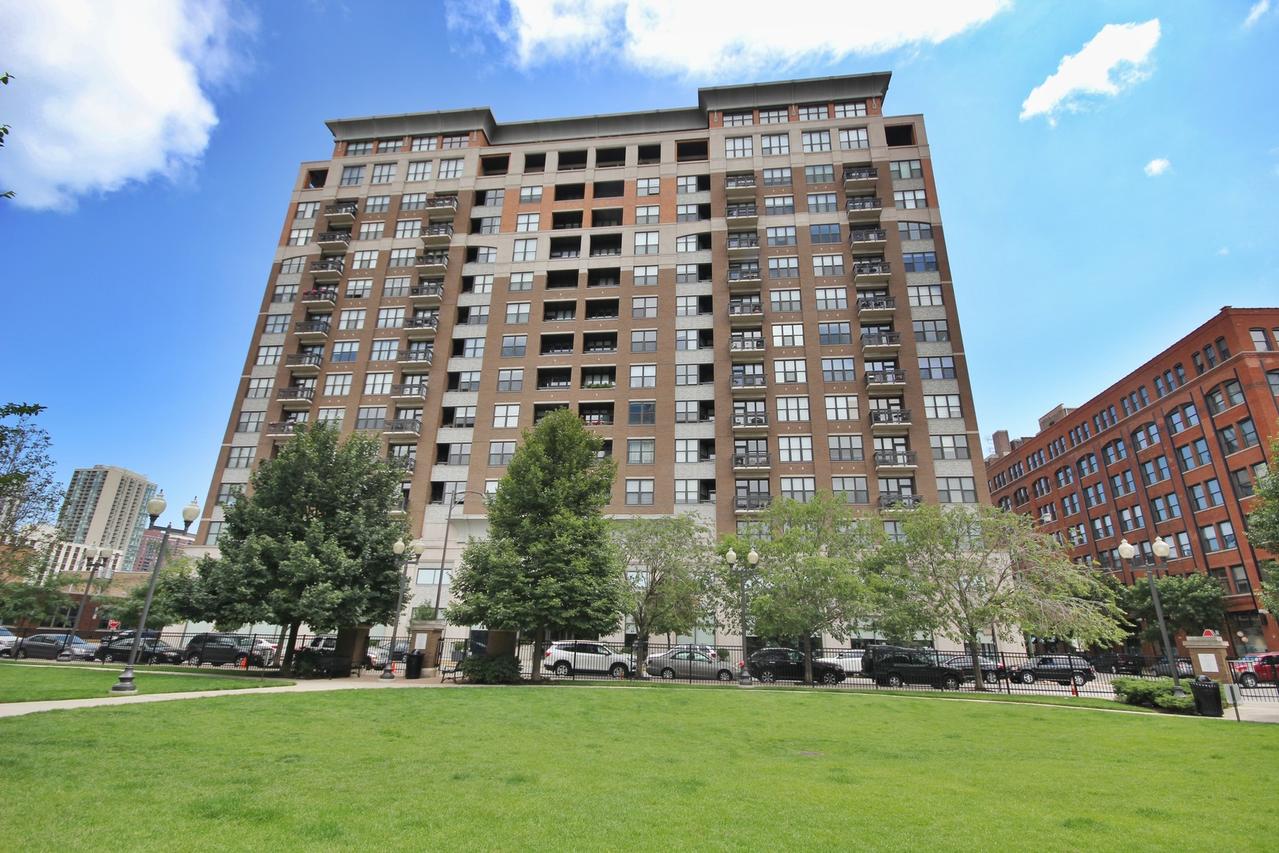 849 N Franklin St. #1408, Chicago, IL 60610