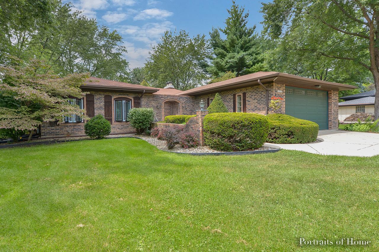10S162 Ridge Rd., Naperville, IL 60565