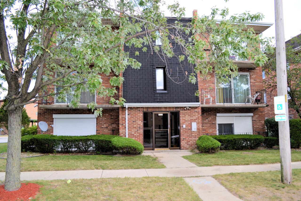 653 Chappel Ave. #1B, Calumet City, IL 60409