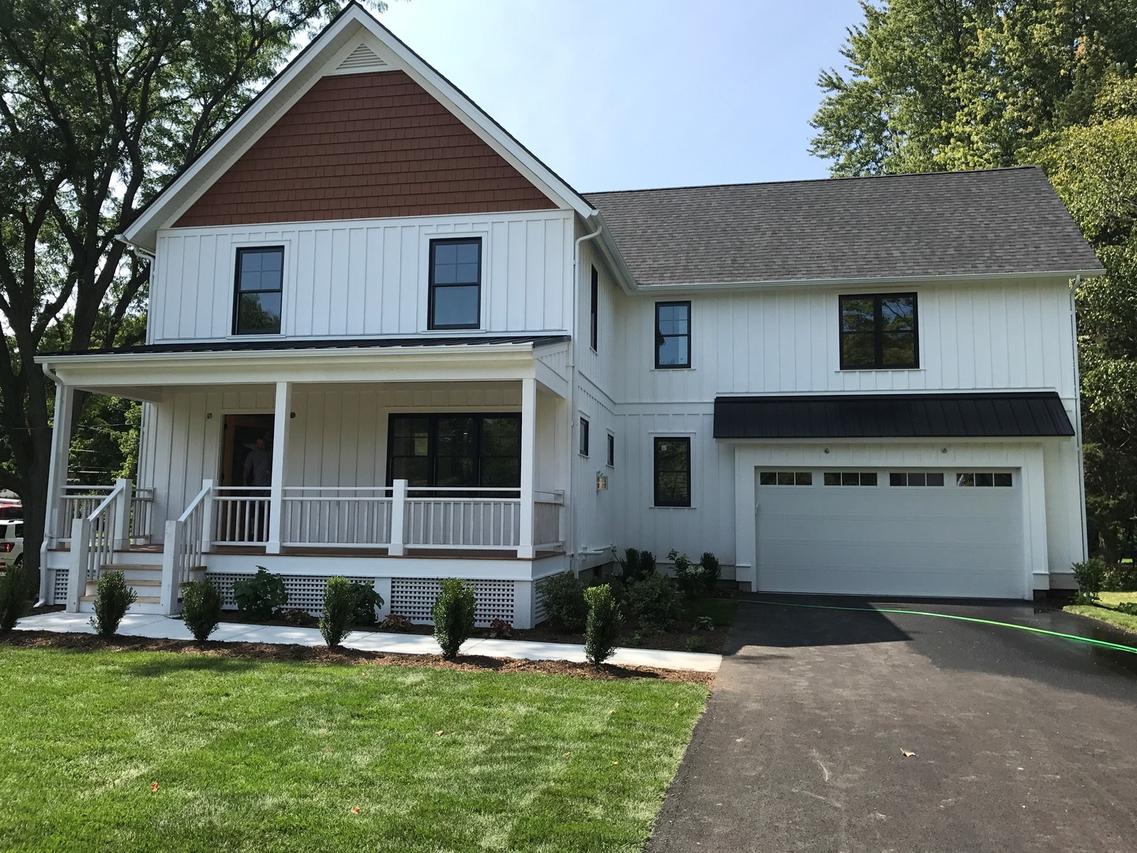 202 Grant Ave., Geneva, IL 60134