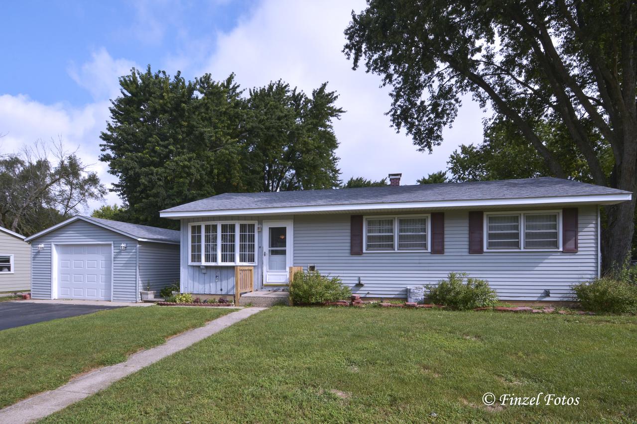 4902 Claire St., Crystal Lake, IL 60014