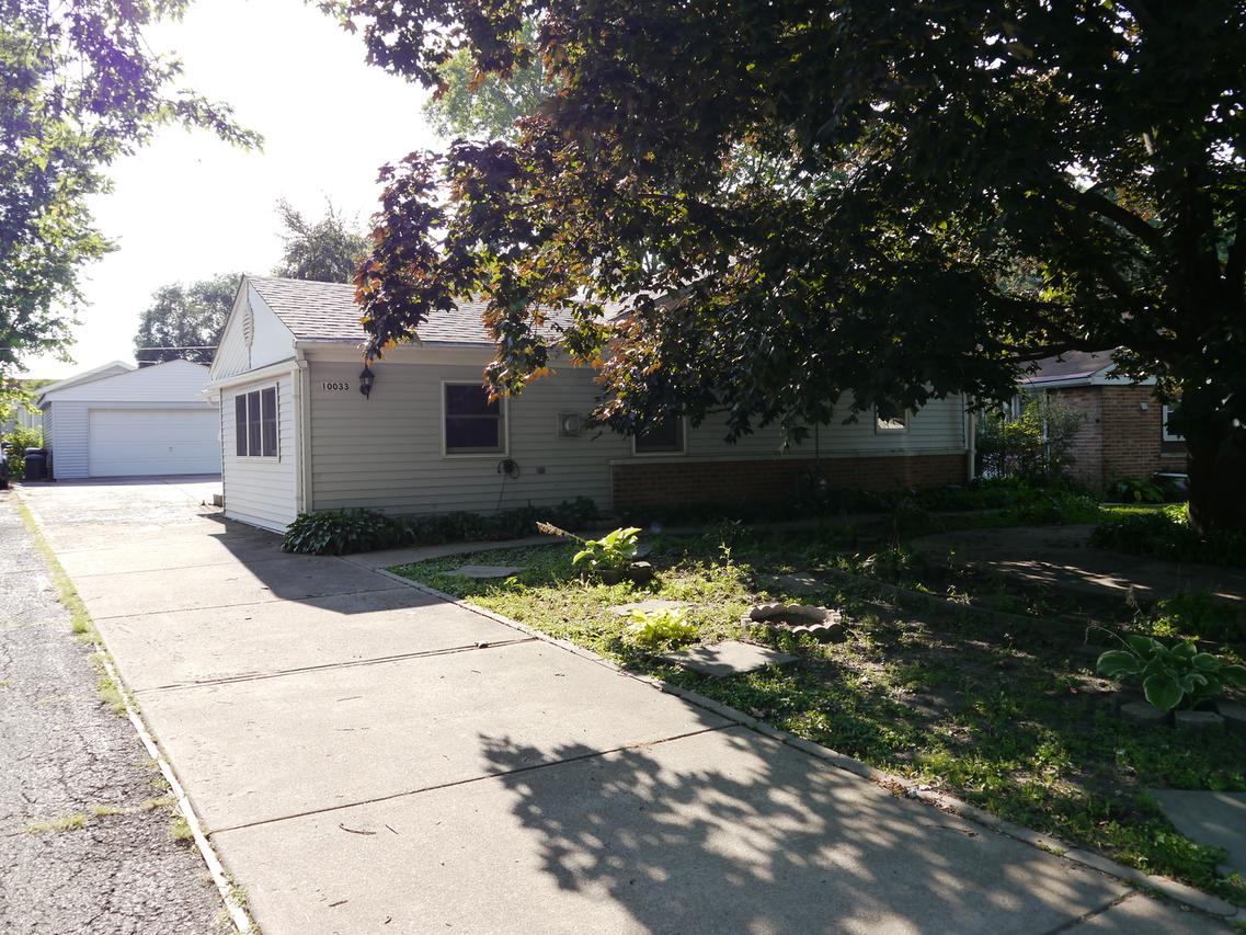 10033 Harnew Rd., Oak Lawn, IL 60453