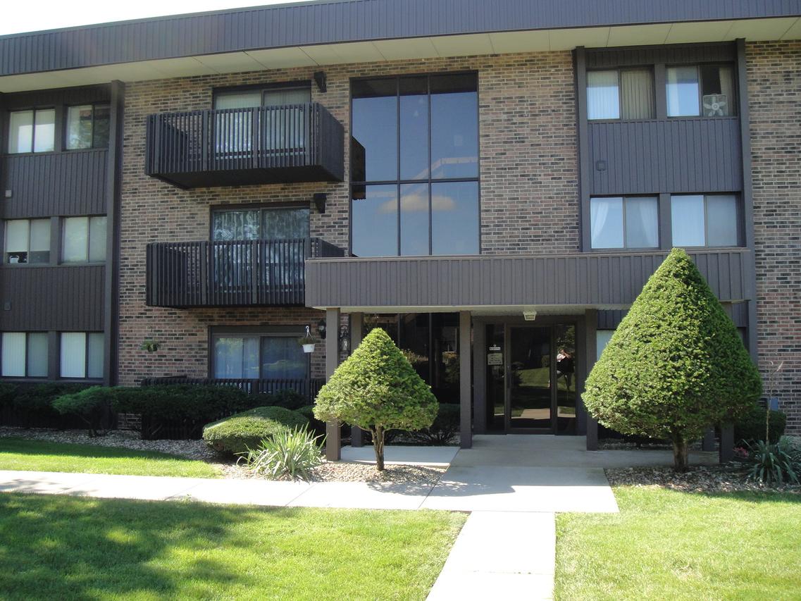 1422 Woodbridge Rd. #2F, Joliet, IL 60436