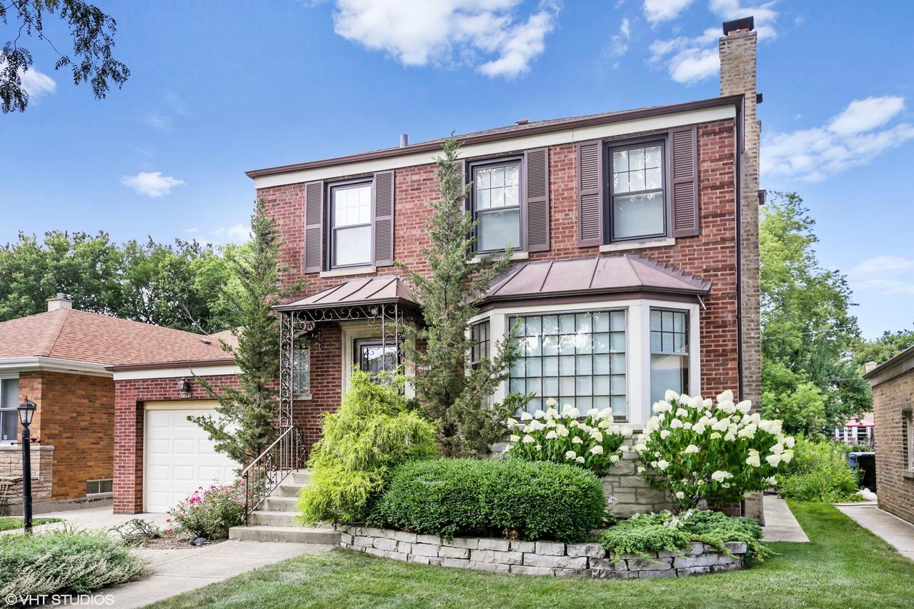 2926 W Balmoral Ave., Chicago, IL 60625