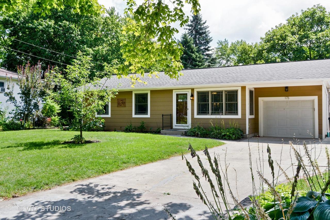 30w173 Allister Ln., Naperville, IL 60563