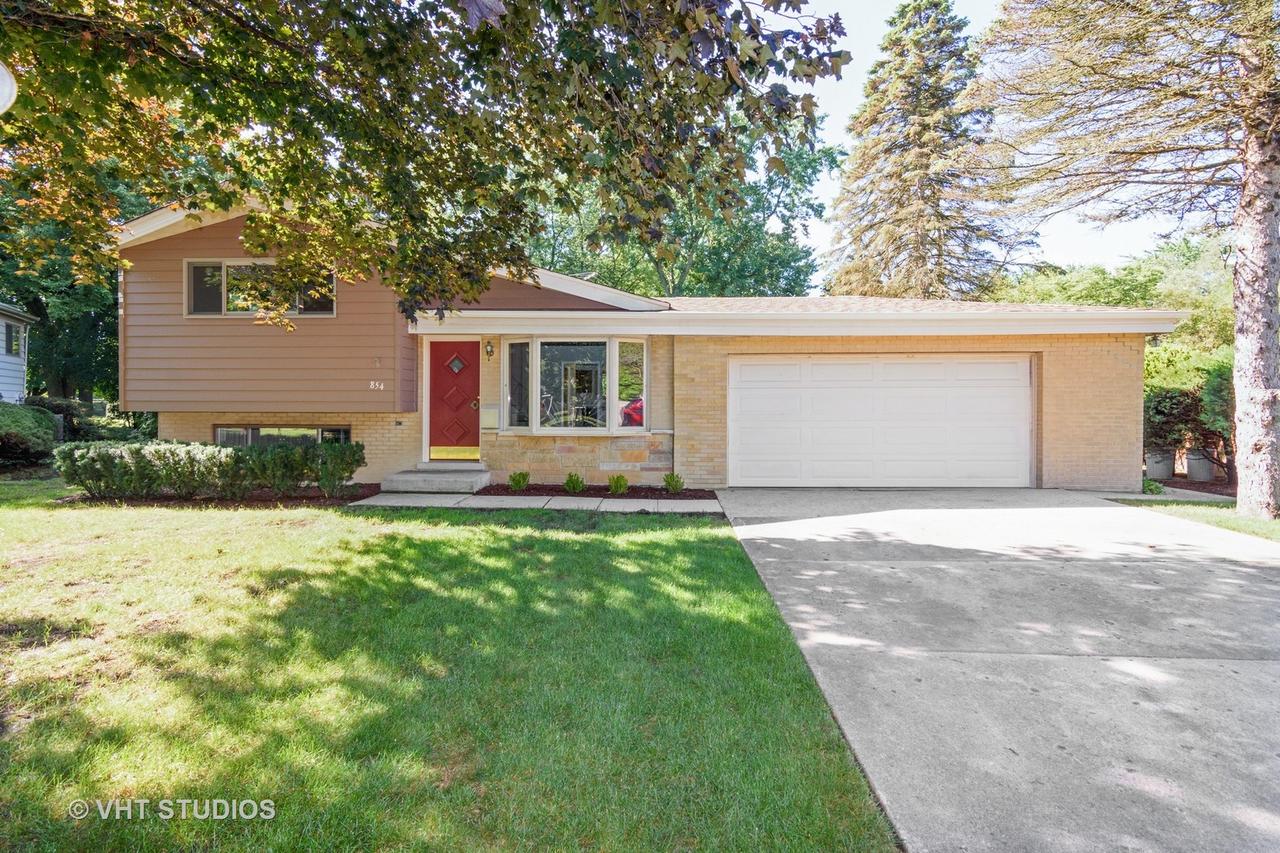 854 Fair Ln., Northbrook, IL 60062