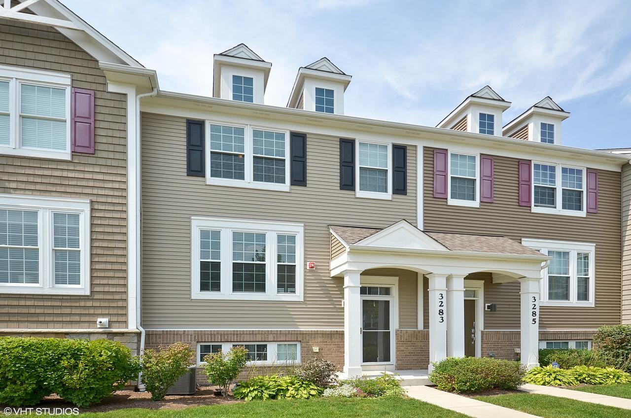 3283 Coral Ln., Glenview, IL 60026