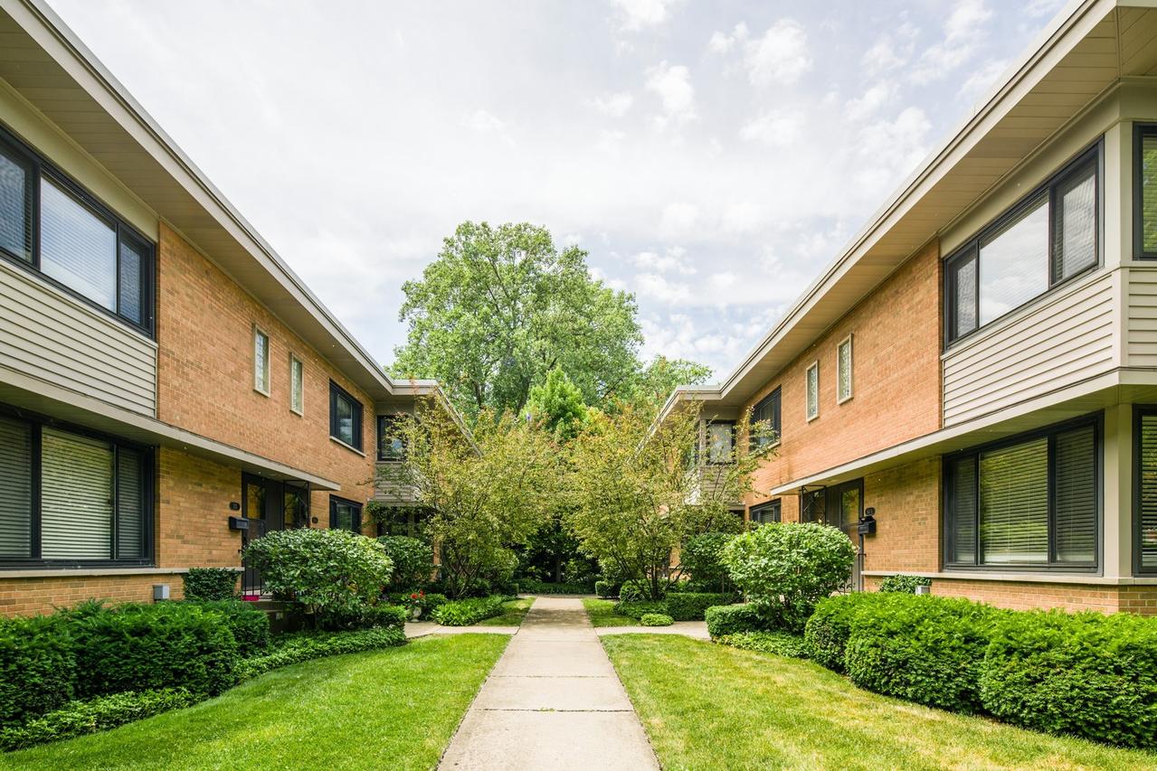 537 Ridge Rd., Wilmette, IL 60091