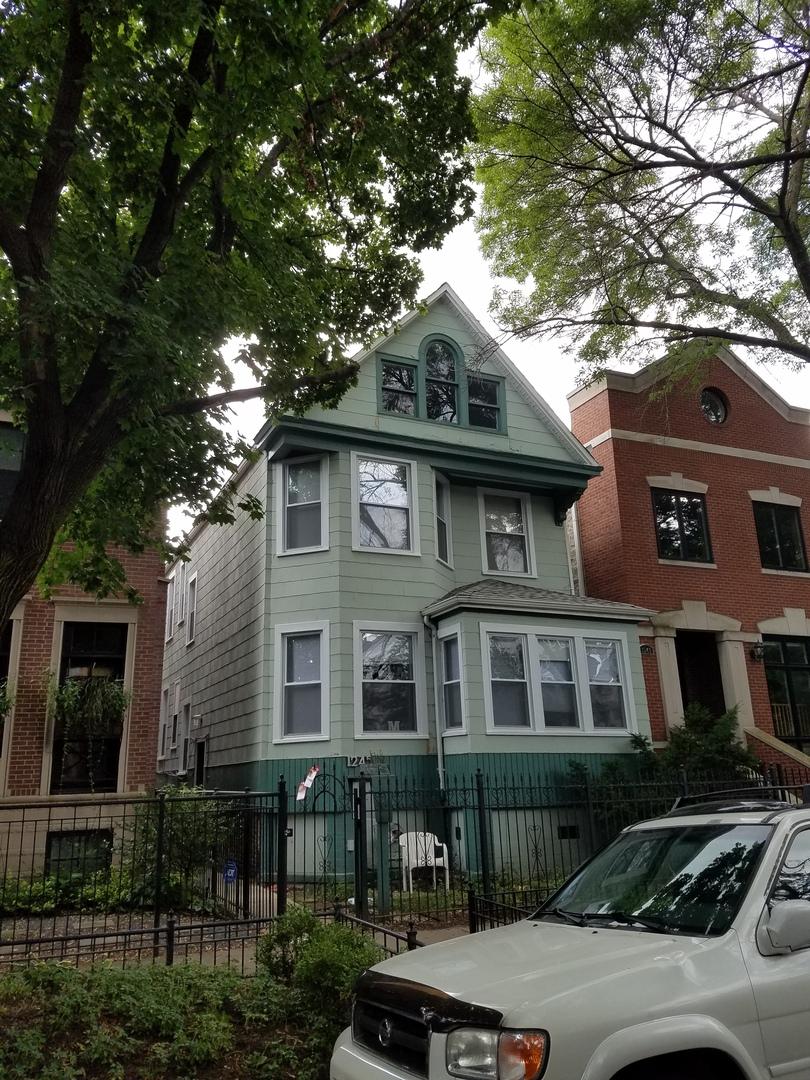 1245 W Nelson St., Chicago, IL 60657