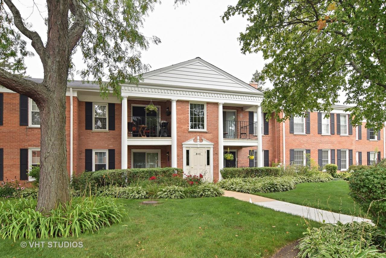 510 Shorely Dr. #201, Barrington, IL 60010