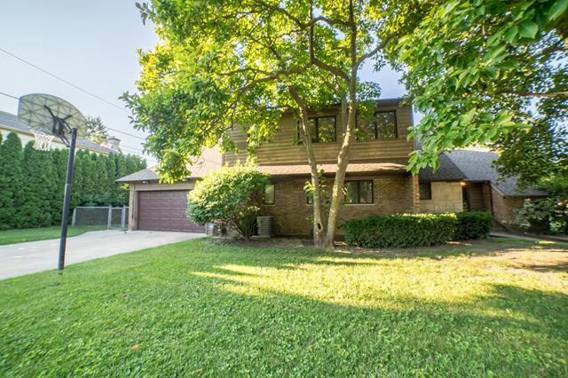 6900 N Kenton Ave., Lincolnwood, IL 60712