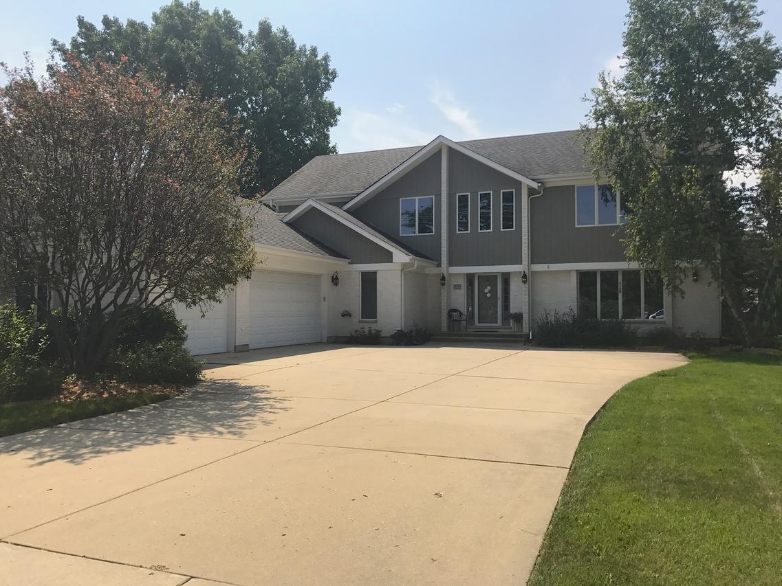1049 E Thomas St., Arlington Heights, IL 60004