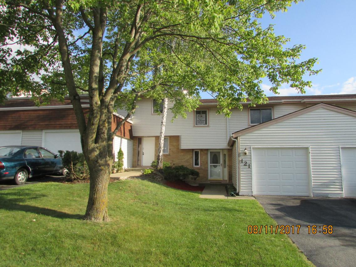 121 Pamela Dr., Bolingbrook, IL 60440