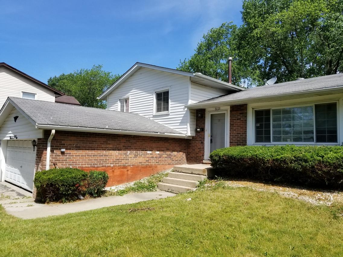 1905 E Sauk Tr., Sauk Village, IL 60411