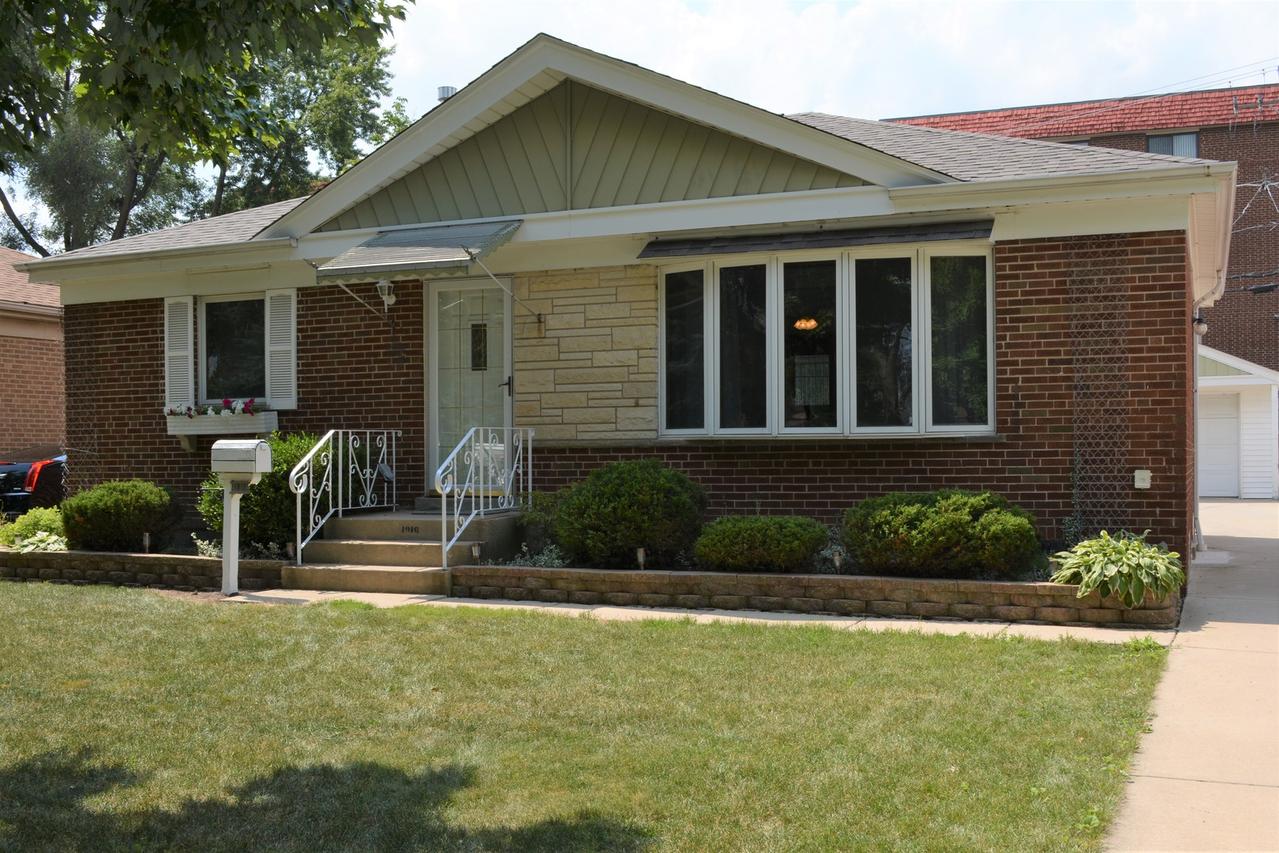1916 Mandel Ave., Westchester, IL 60154