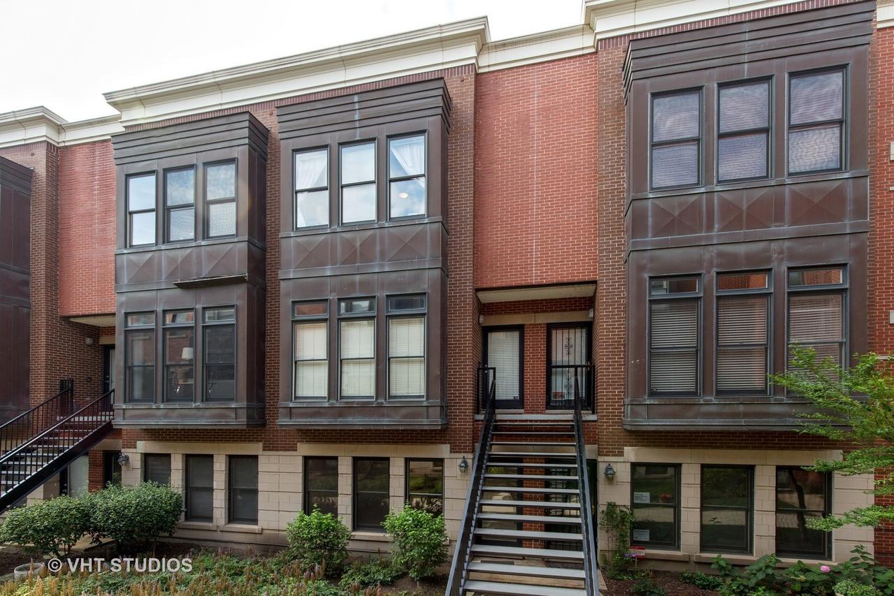 837 W Village Ct., Chicago, IL 60608