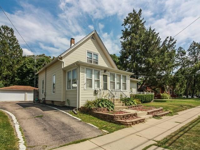 813 Preston Ave., Elgin, IL 60120
