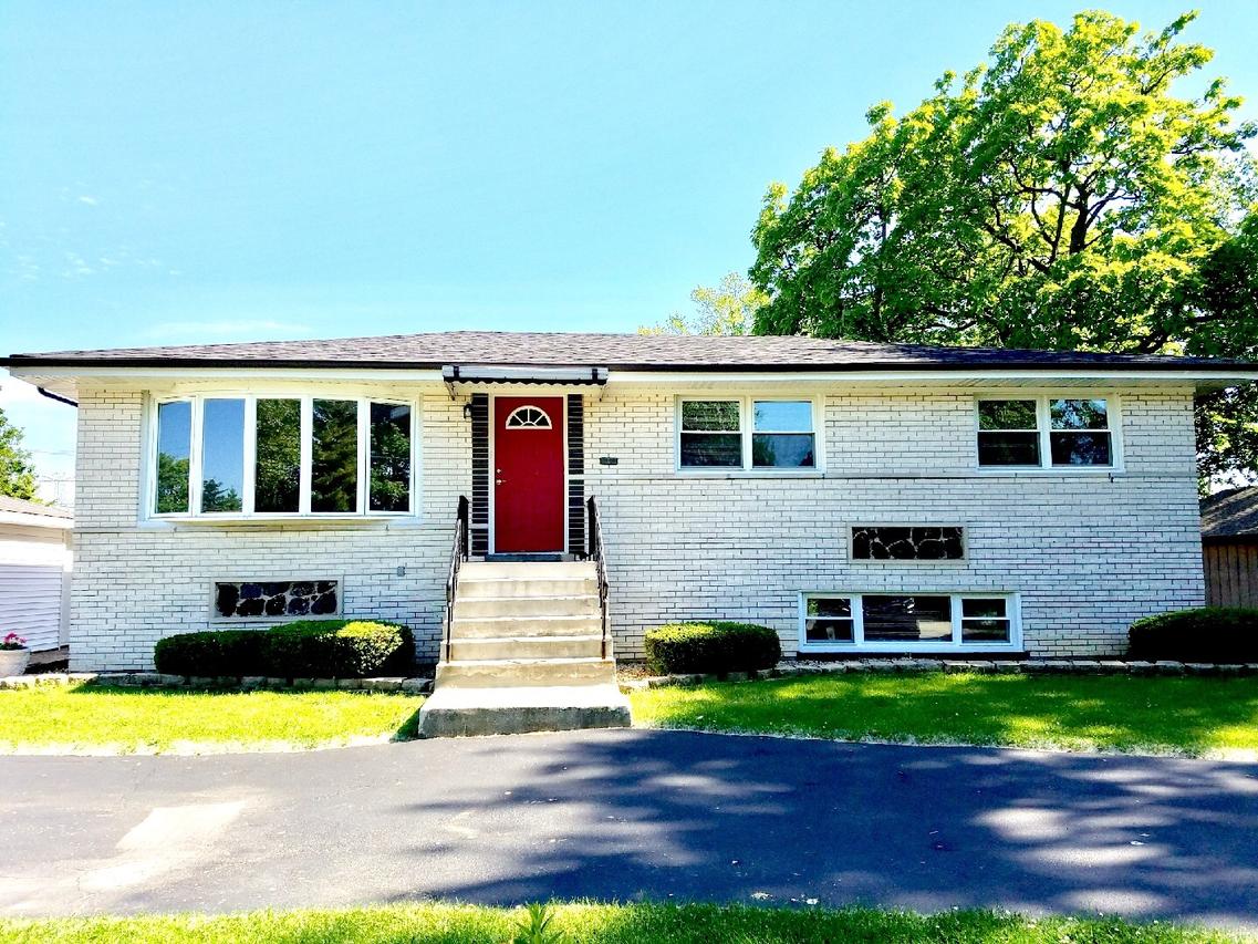 7811 W 102nd St., Palos Hills, IL 60465