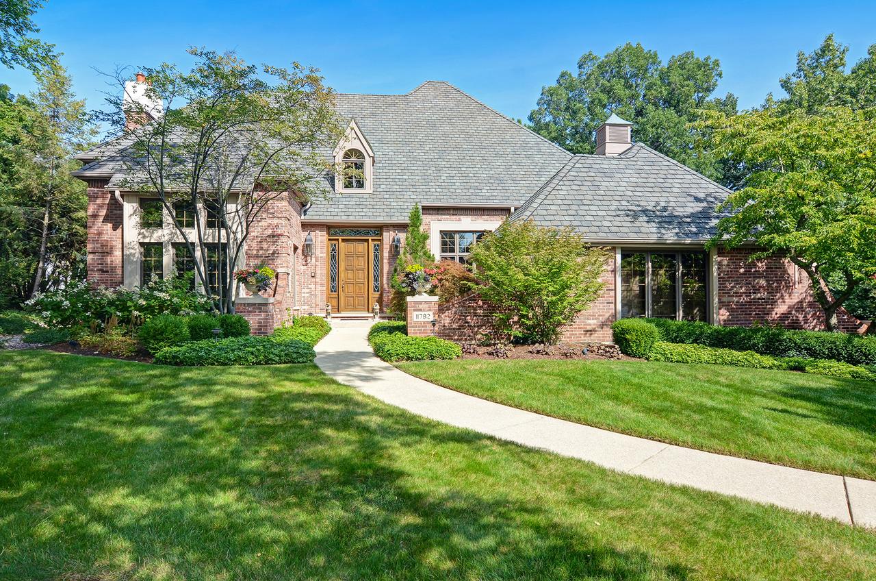 11782 Shag Bark Ct., Burr Ridge, IL 60527