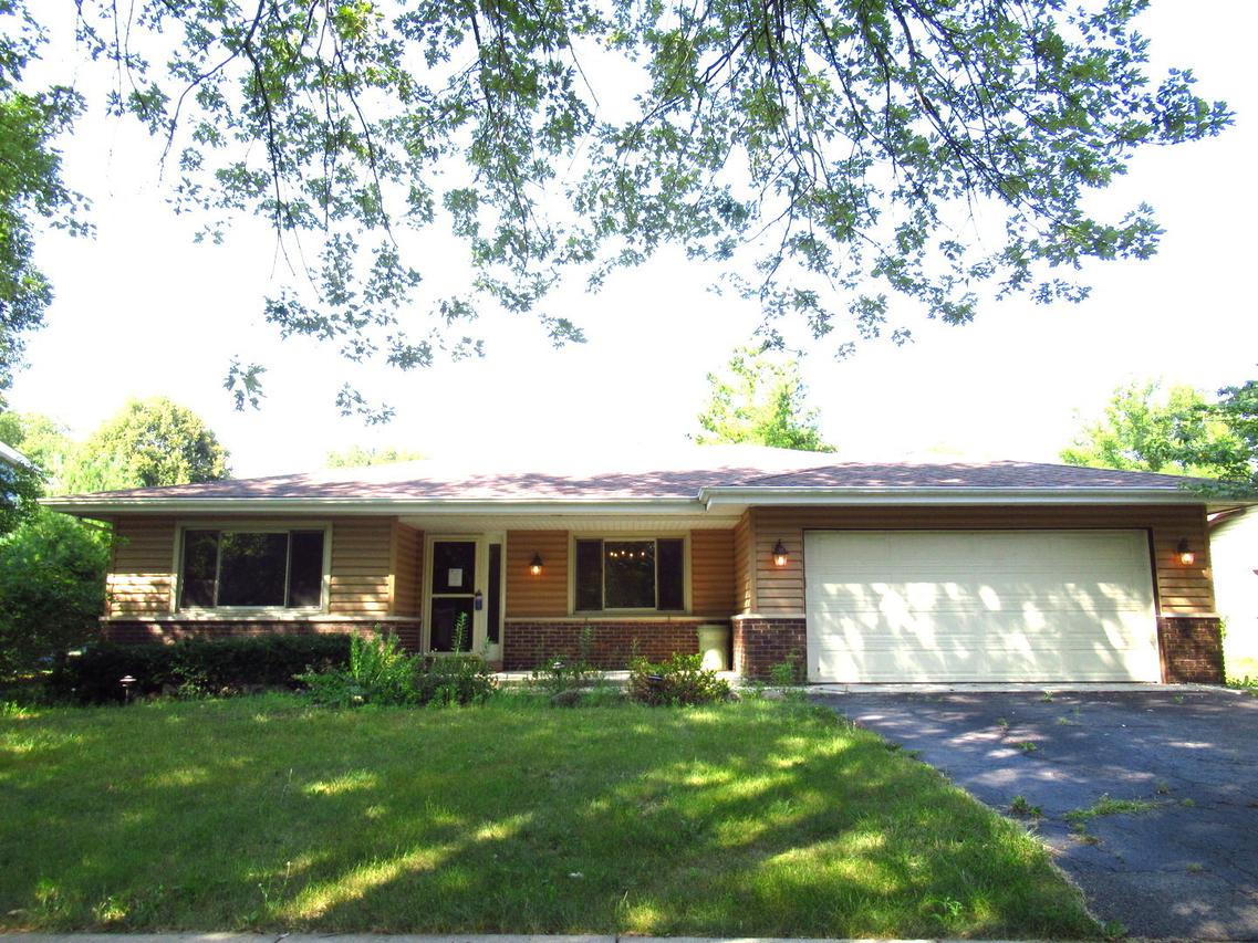 1119 Langley Cir., Naperville, IL 60563