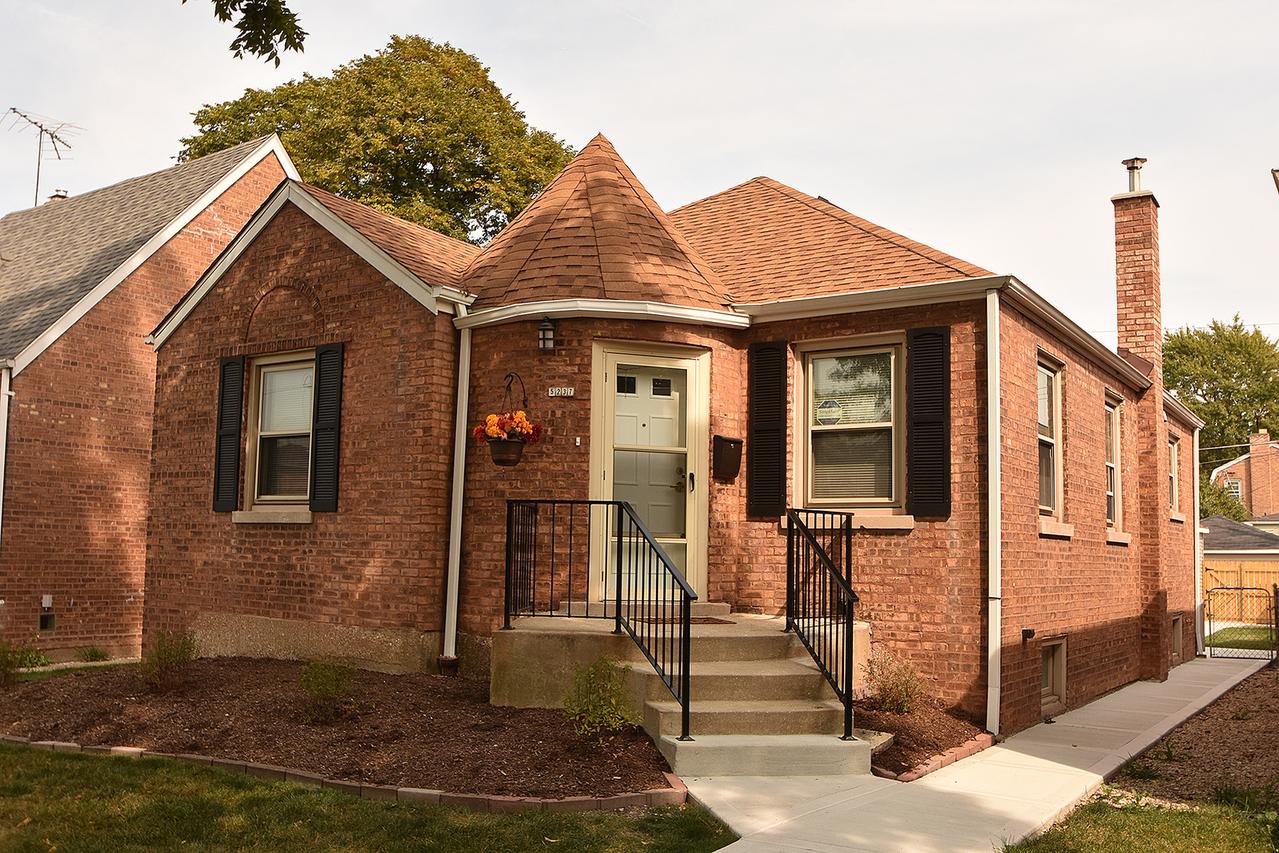 5237 S Monitor Ave., Chicago, IL 60638