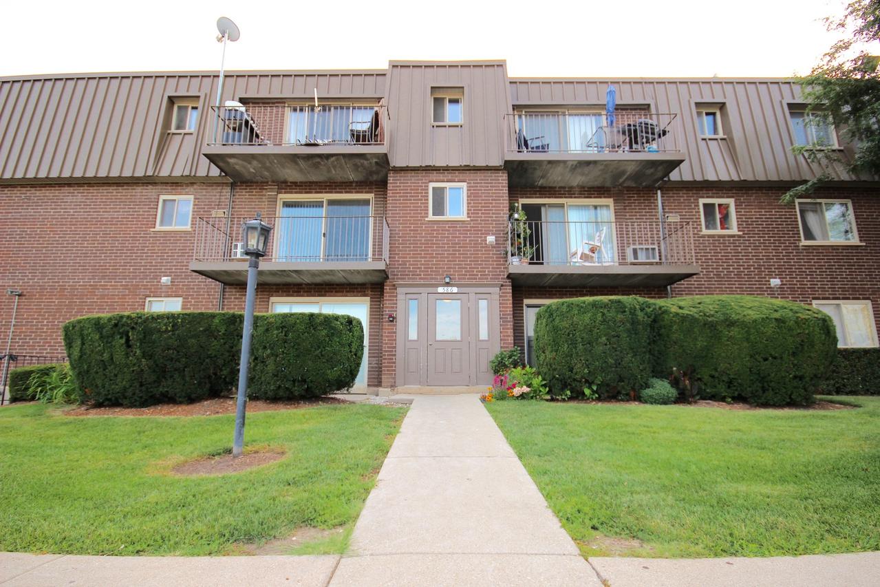 586 Fairway View Dr. #1-3D, Wheeling, IL 60090