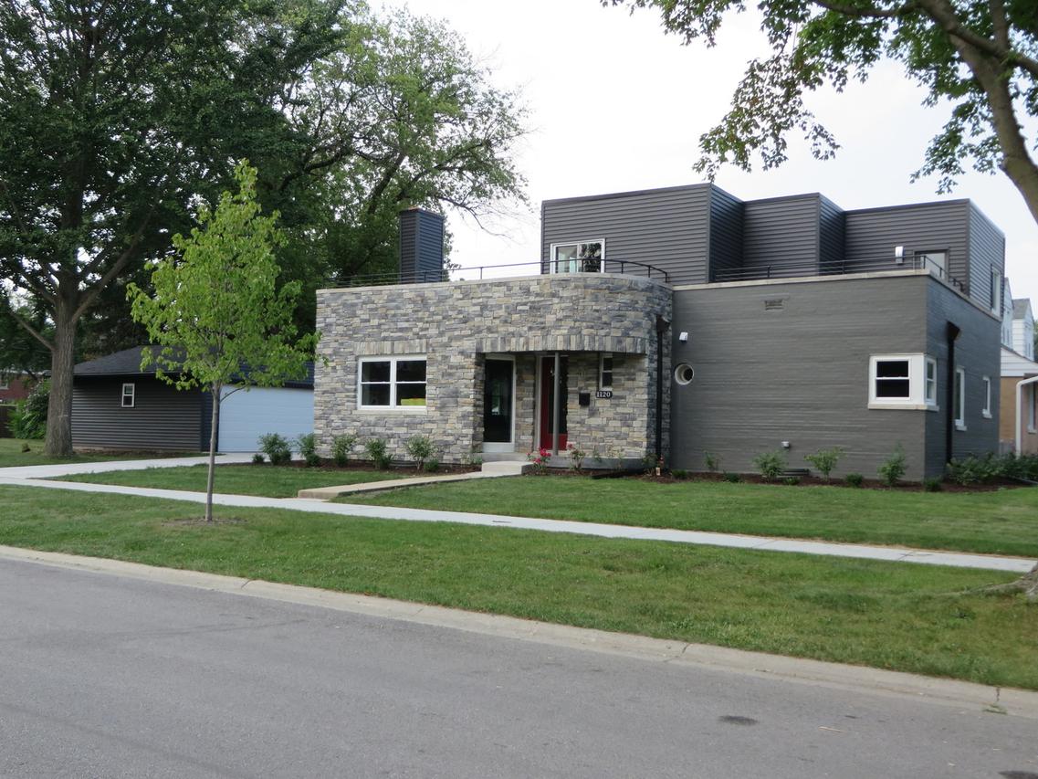 1120 Oakwood Ave., Des Plaines, IL 60016