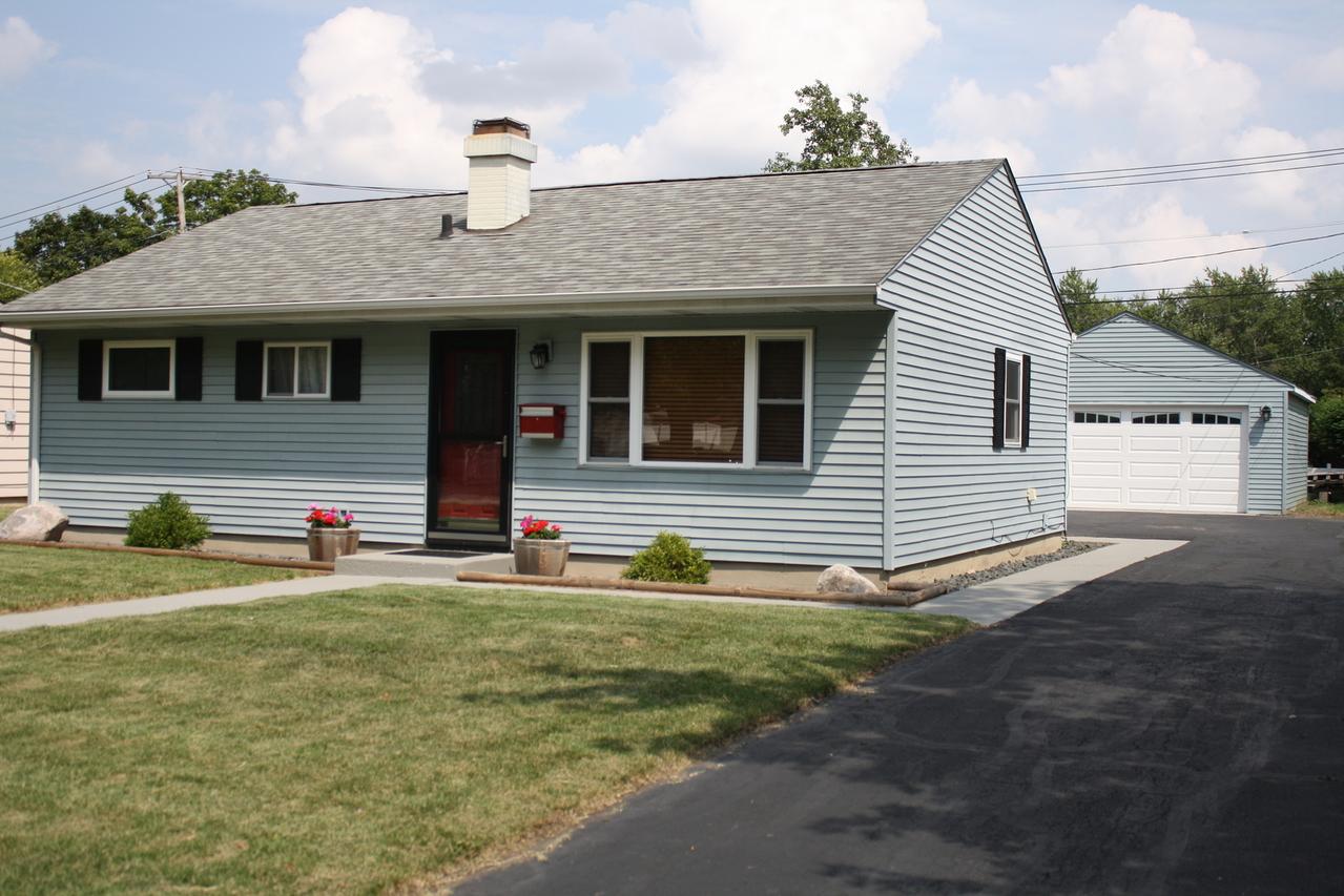 906 Barthelme Ave., Joliet, IL 60435
