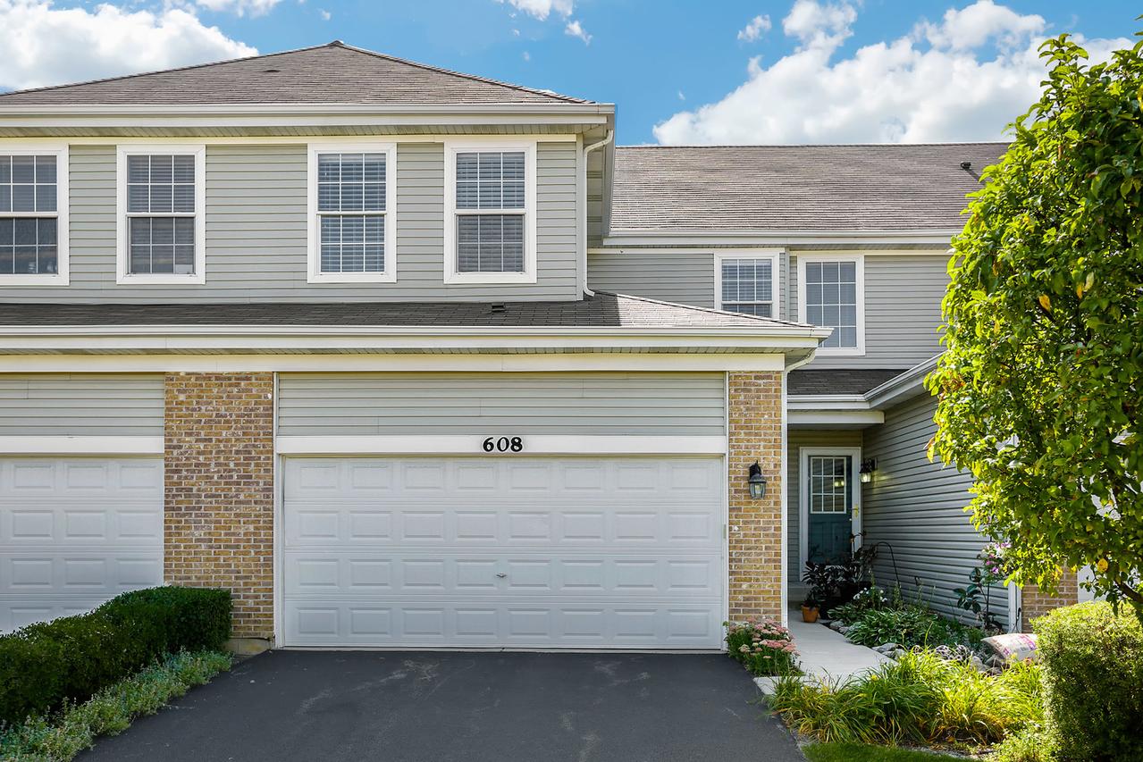 608 Waterview Ct., Naperville, IL 60563