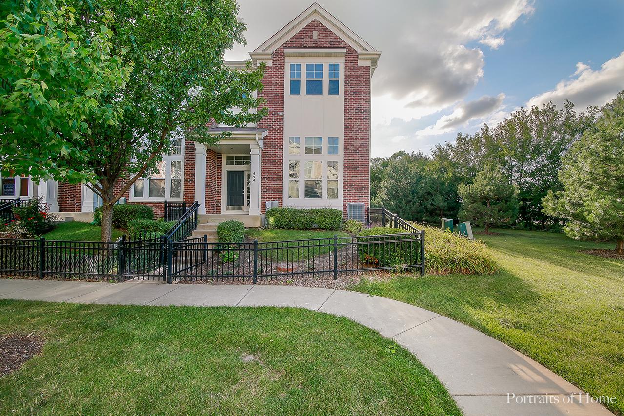 524 Grosvenor Ln., Aurora, IL 60504