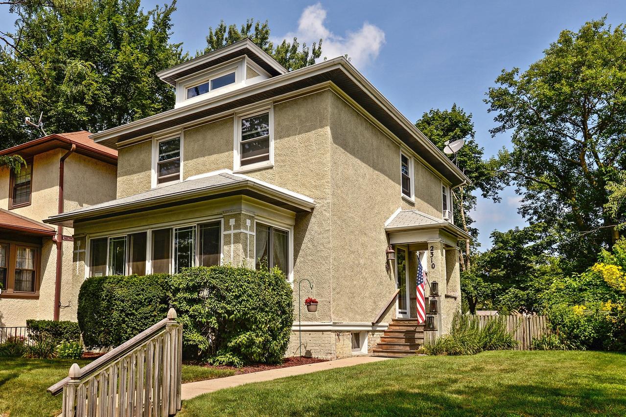 2310 W Estes Ave., Chicago, IL 60645